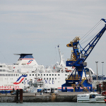 Port Calais grozi działaniami prawnymi