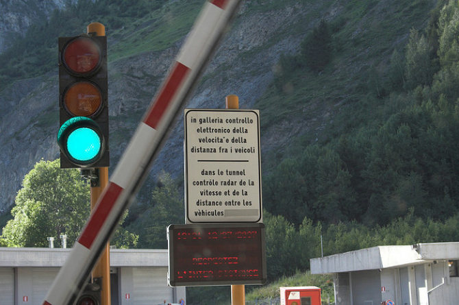 Tunel Mont Blanc: Zakaz przejazdu dla pojazdów kategorii EURO 3