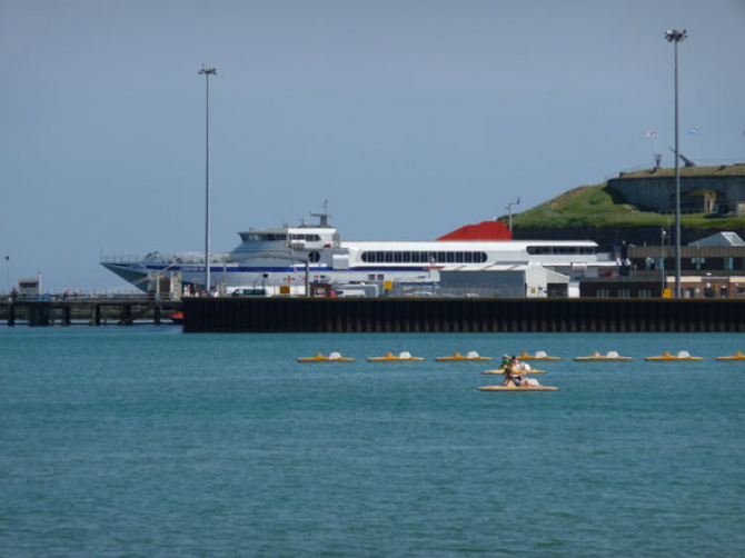 Walka władz portu Weymouth o utrzymanie historycznej linii promowej
