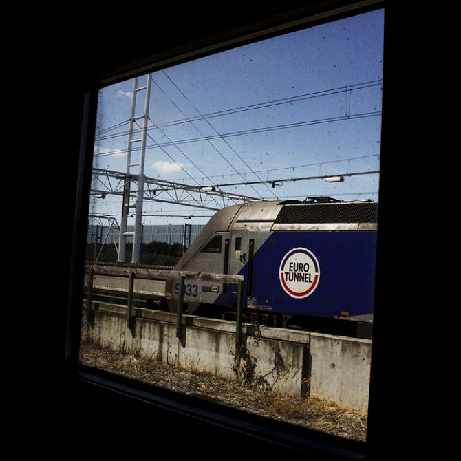 Śmierć migranta na francuskim terminalu Eurotunnelu