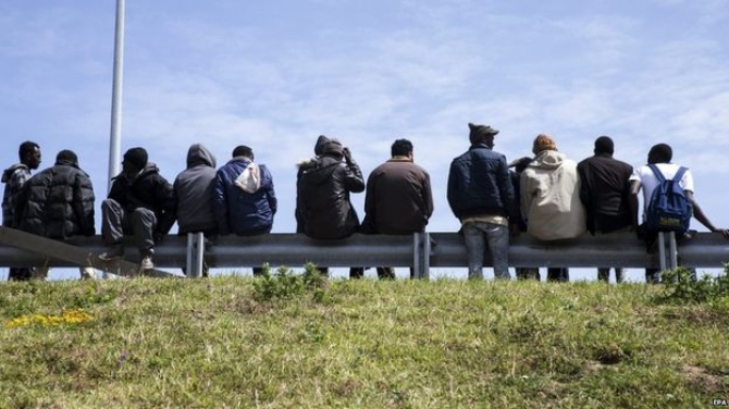 Wielka Brytania rajem dla migrantów z Calais?