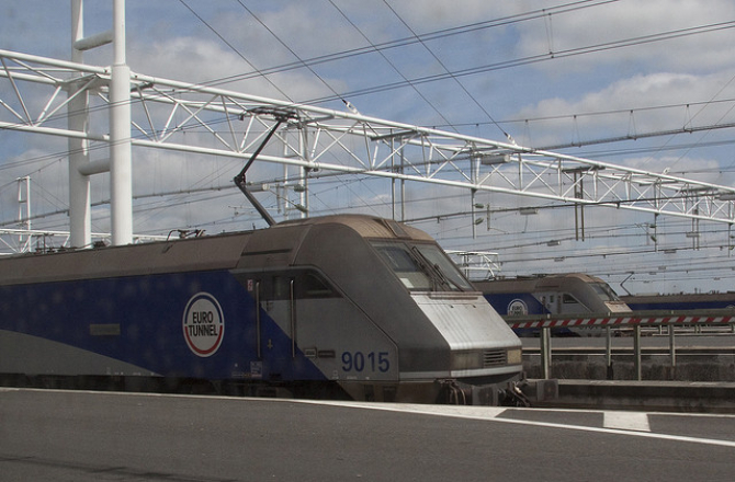 Trzech imigrantów rannych – kursy Eurotunnelu zakłócone
