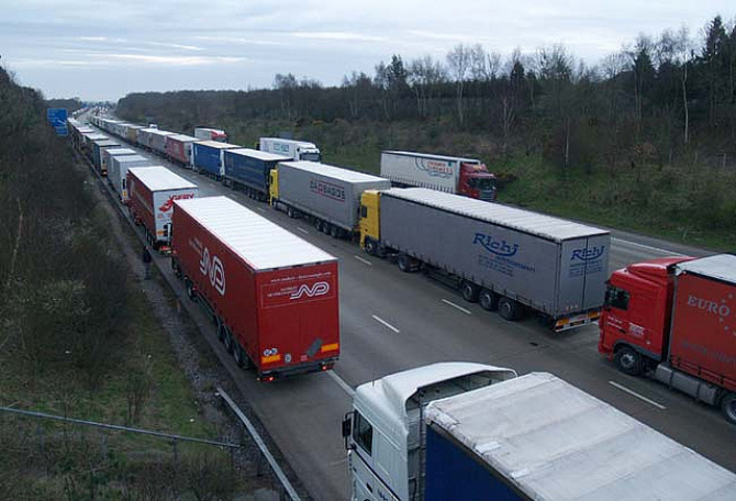 Kryzys w Calais przynosi ogromne straty dla brytyjskiej gospodarki