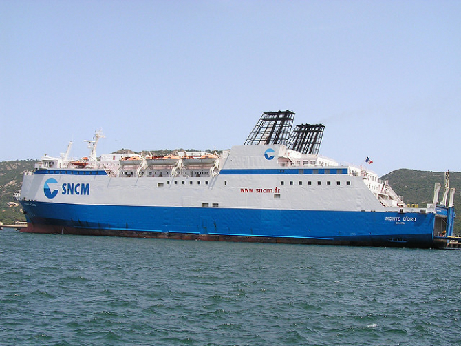 Corsica Linea przygotowuje się do sprzedaży dwóch statków