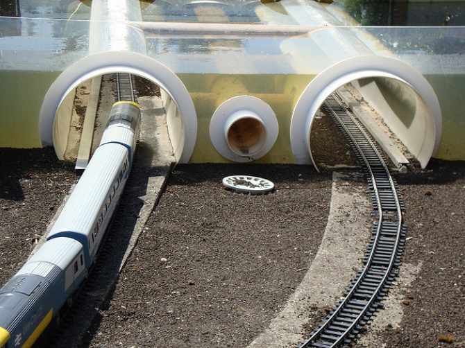 Imigranci wstrzymali ruch pociągów w Eurotunnelu