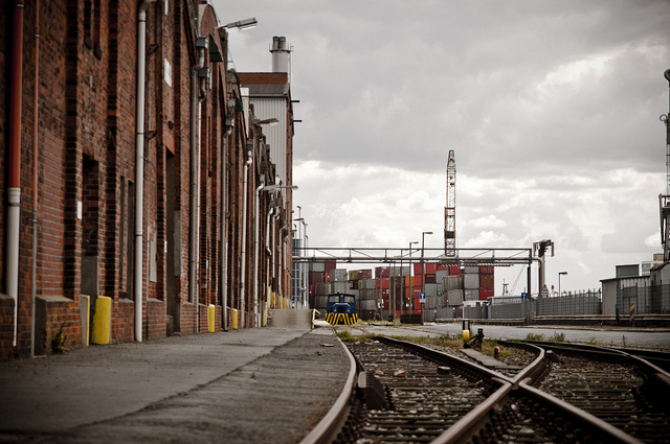 Porty europejskie: UE inwestuje w terminal LNG w Bremie