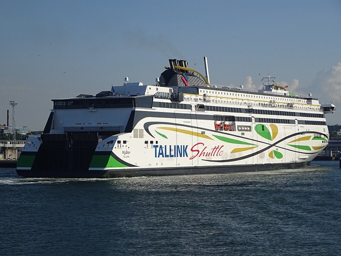 1024px-MyStar_approaching_Quay_5_in_Port_of_Tallinn_30_June_2023_(1).jpg