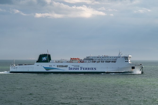 1024px-2023-05-01_02_ISLE_OF_INISHEER_-_IMO_9181091_arriving_at_Dover_UK.jpg